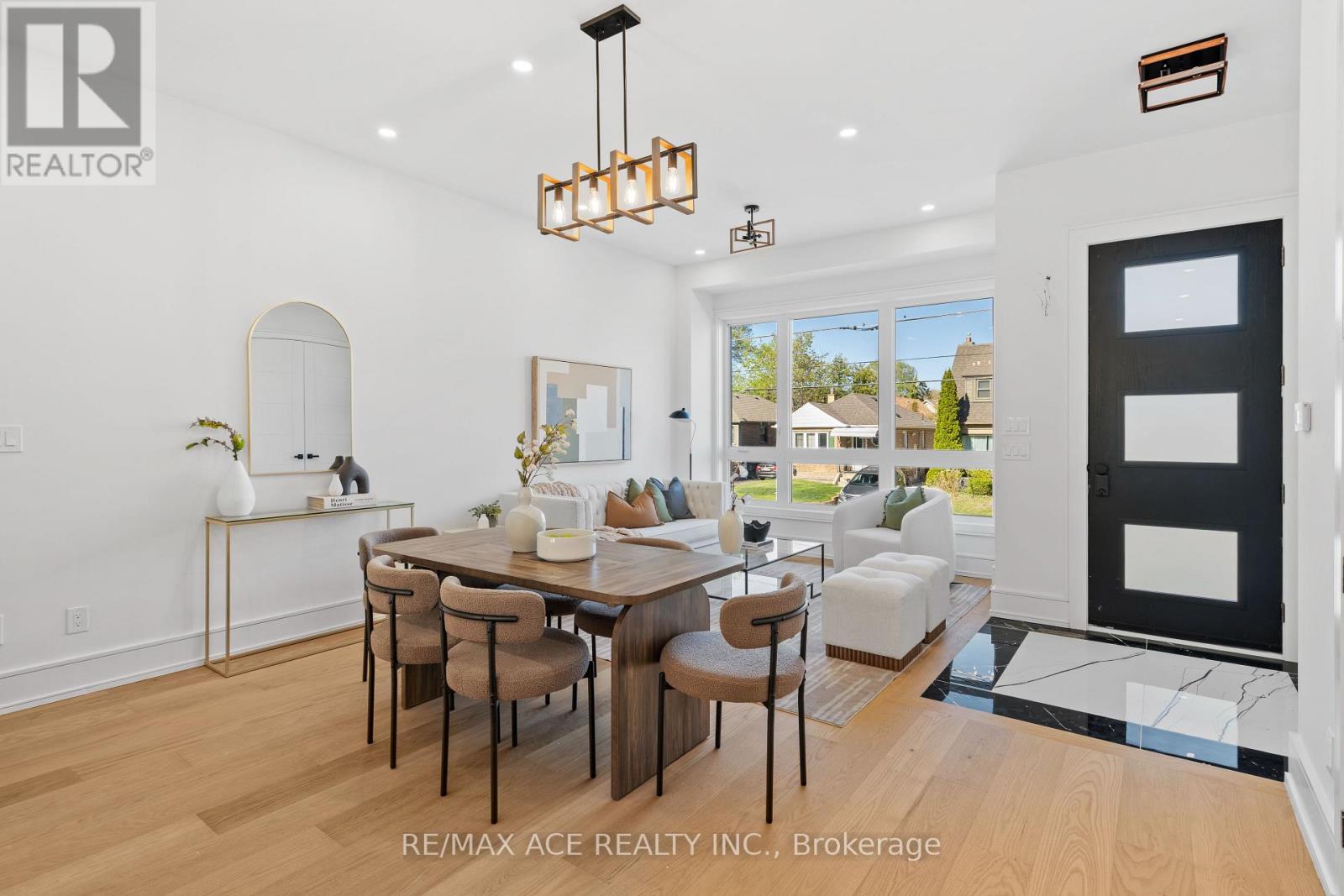 Photo of 122 WARDEN AVENUE