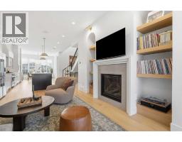 5pc Bathroom - 2609 35 Street Sw, Calgary, AB T3E2Y3 Photo 7