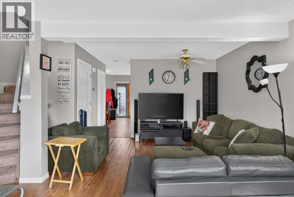 162 Bridlewood Avenue SW, Calgary, Alberta, T2Y3T5 — thumbnail 4