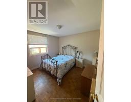 Bathroom - 40 Avon Avenue, Toronto, ON M6N3W7 Photo 7