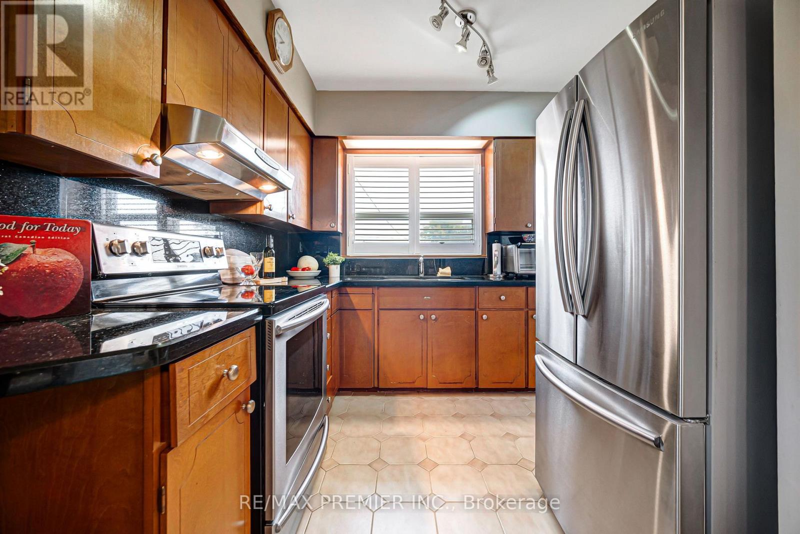 240 CALVINGTON DRIVE - Image 15