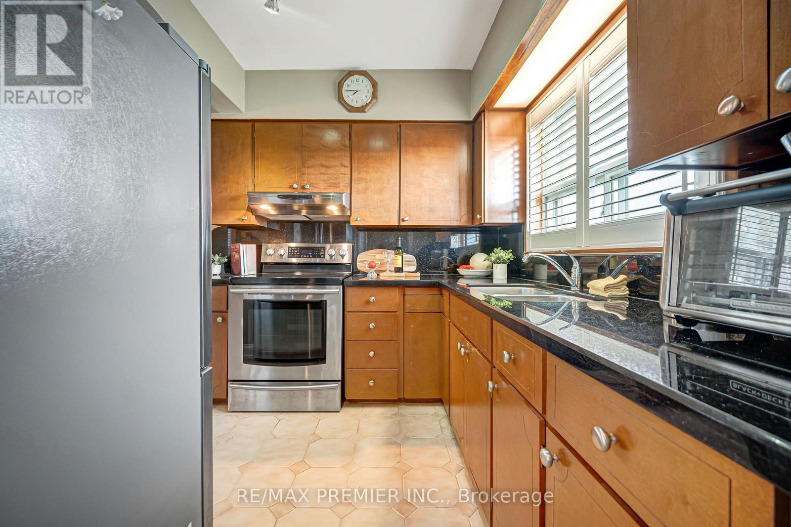 240 CALVINGTON DRIVE - Image 19