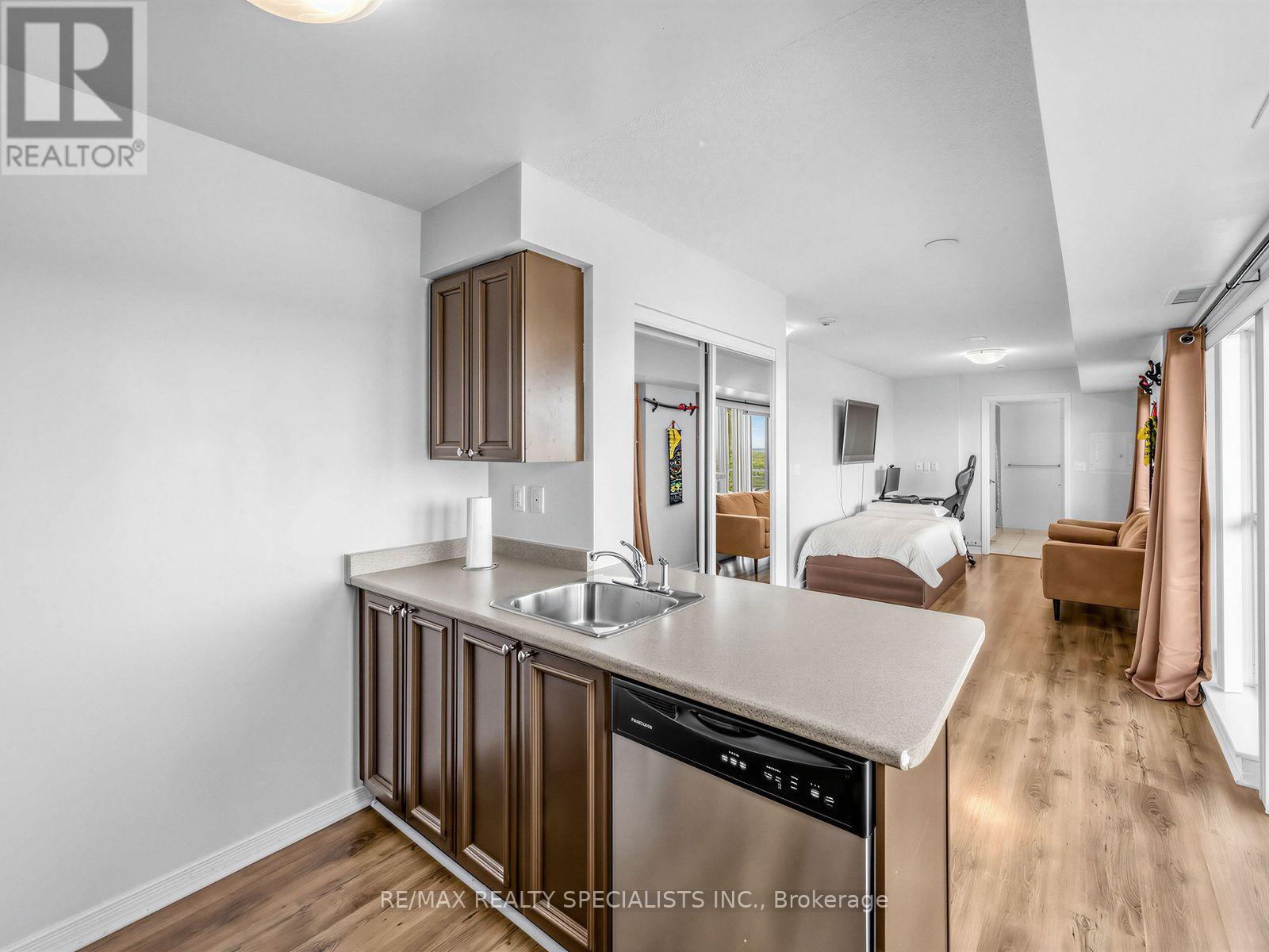 #1501 215 QUEEN STREET E - Image 9