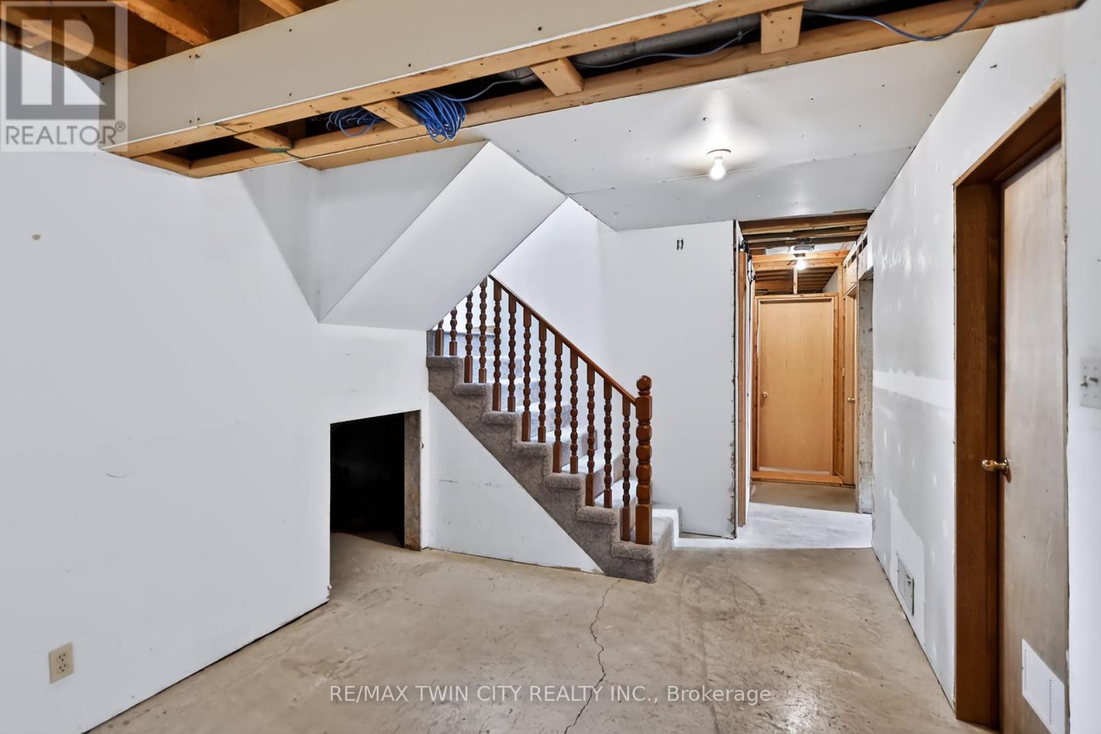 79 HOBART CRESCENT - Image 26