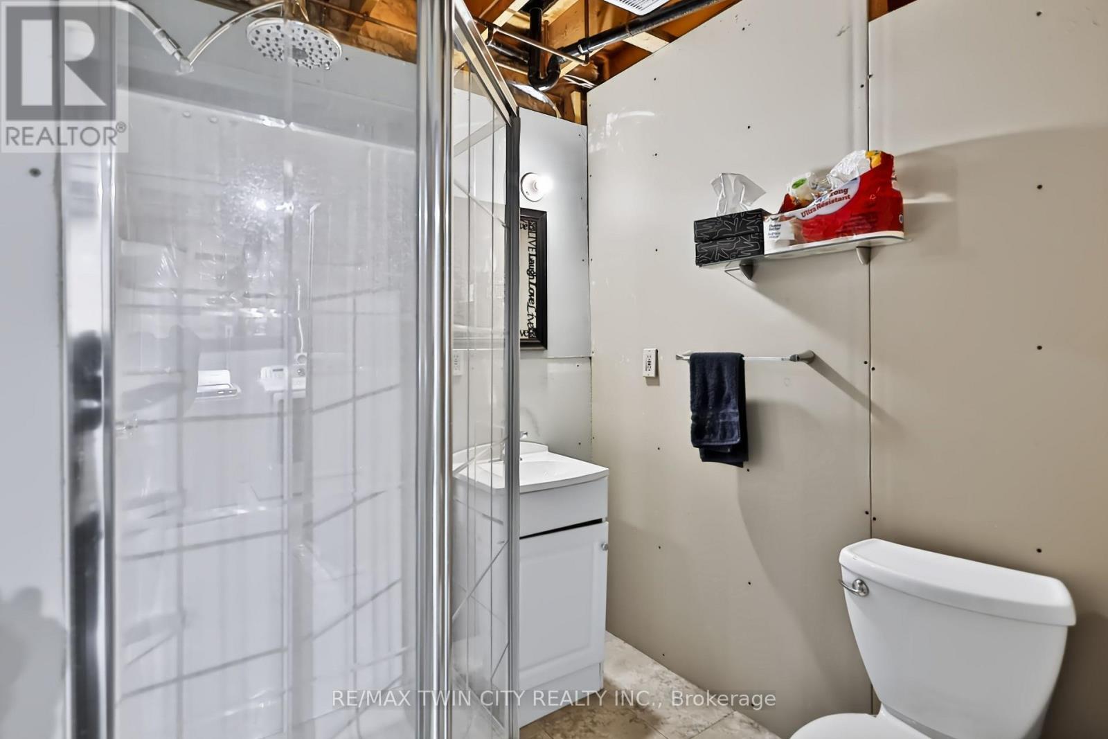 79 HOBART CRESCENT - Image 29