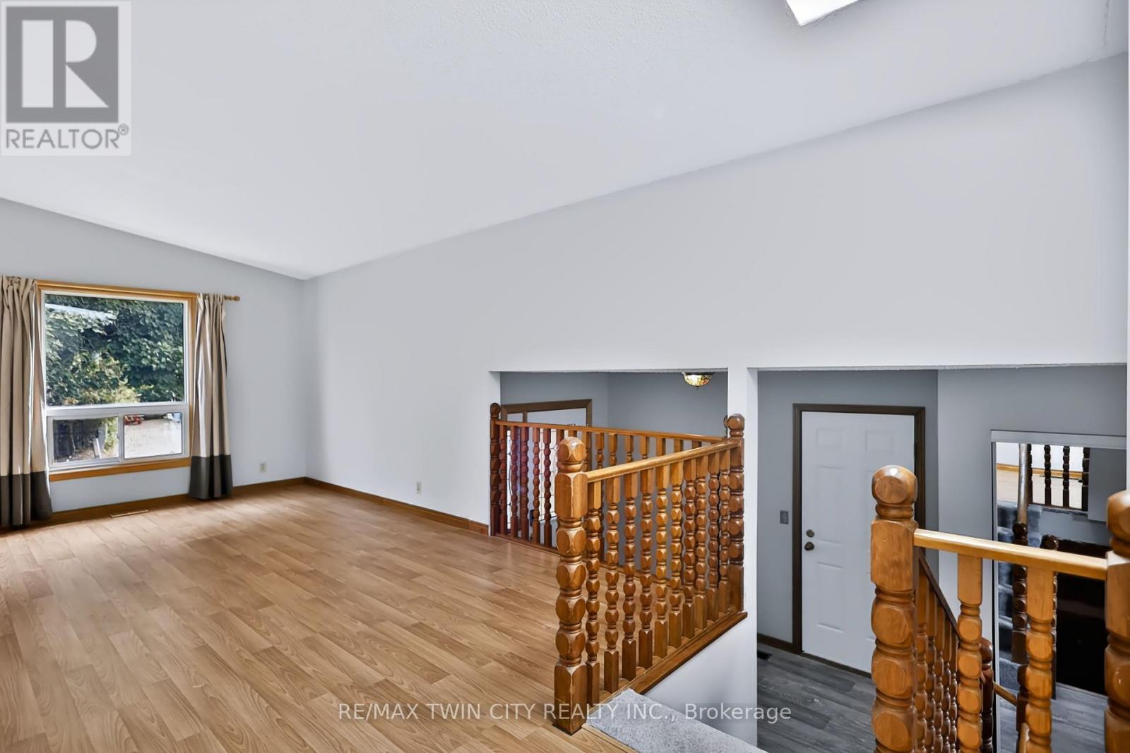 79 HOBART CRESCENT - Image 6
