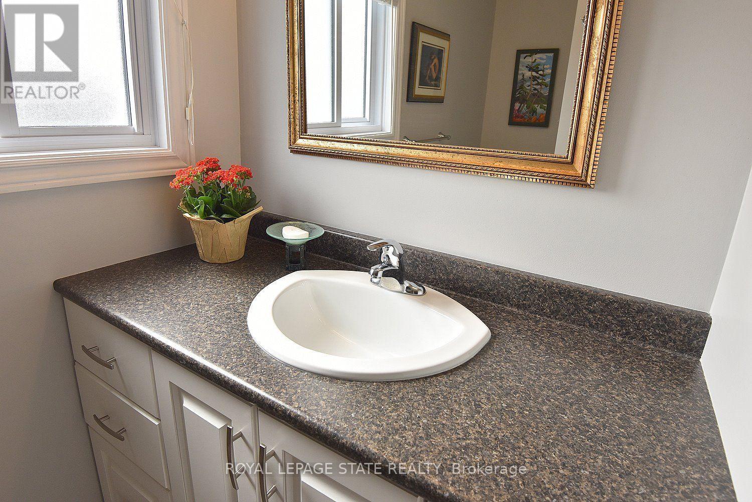 18 CLAUDETTE GATE - 23