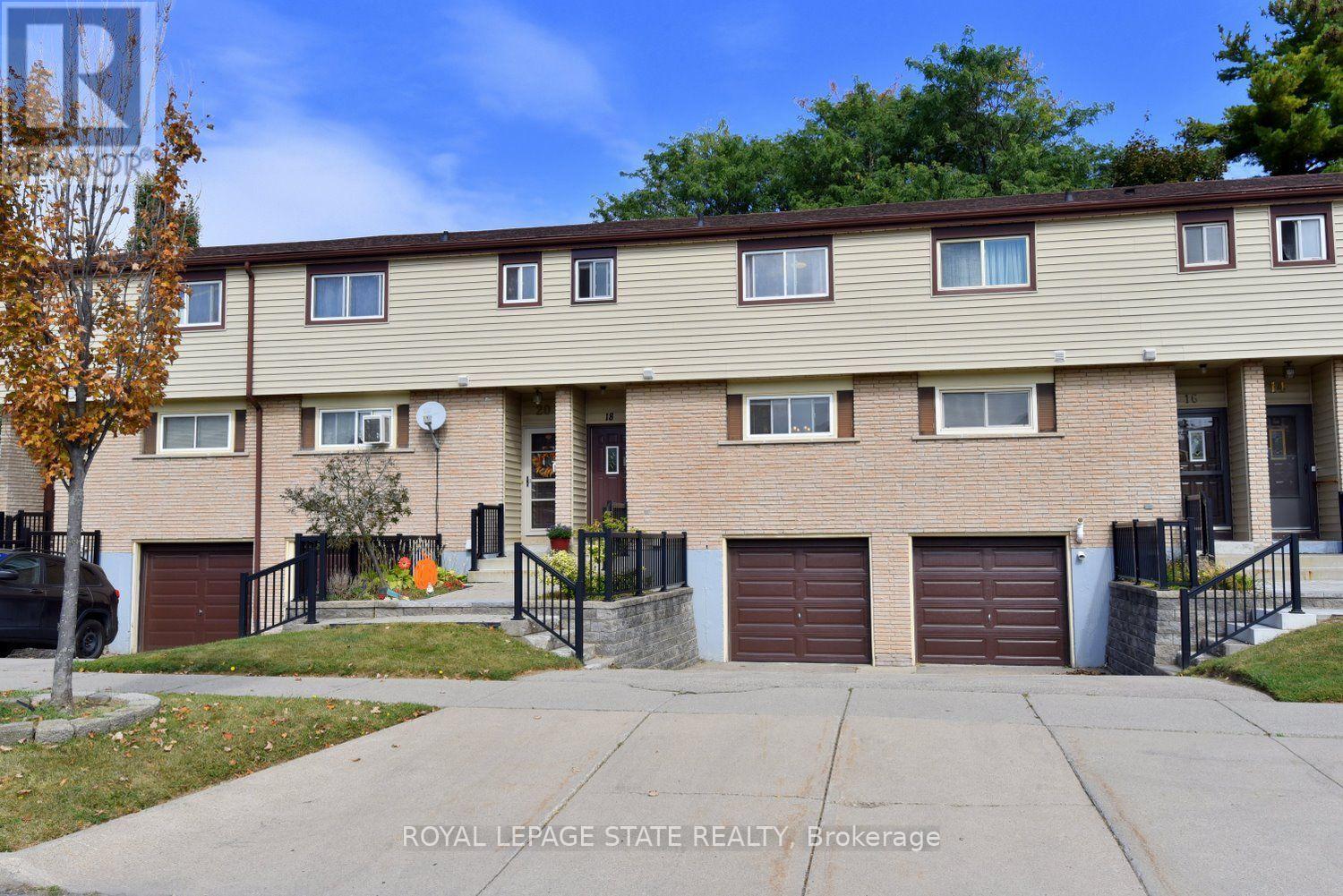 18 CLAUDETTE GATE - 3