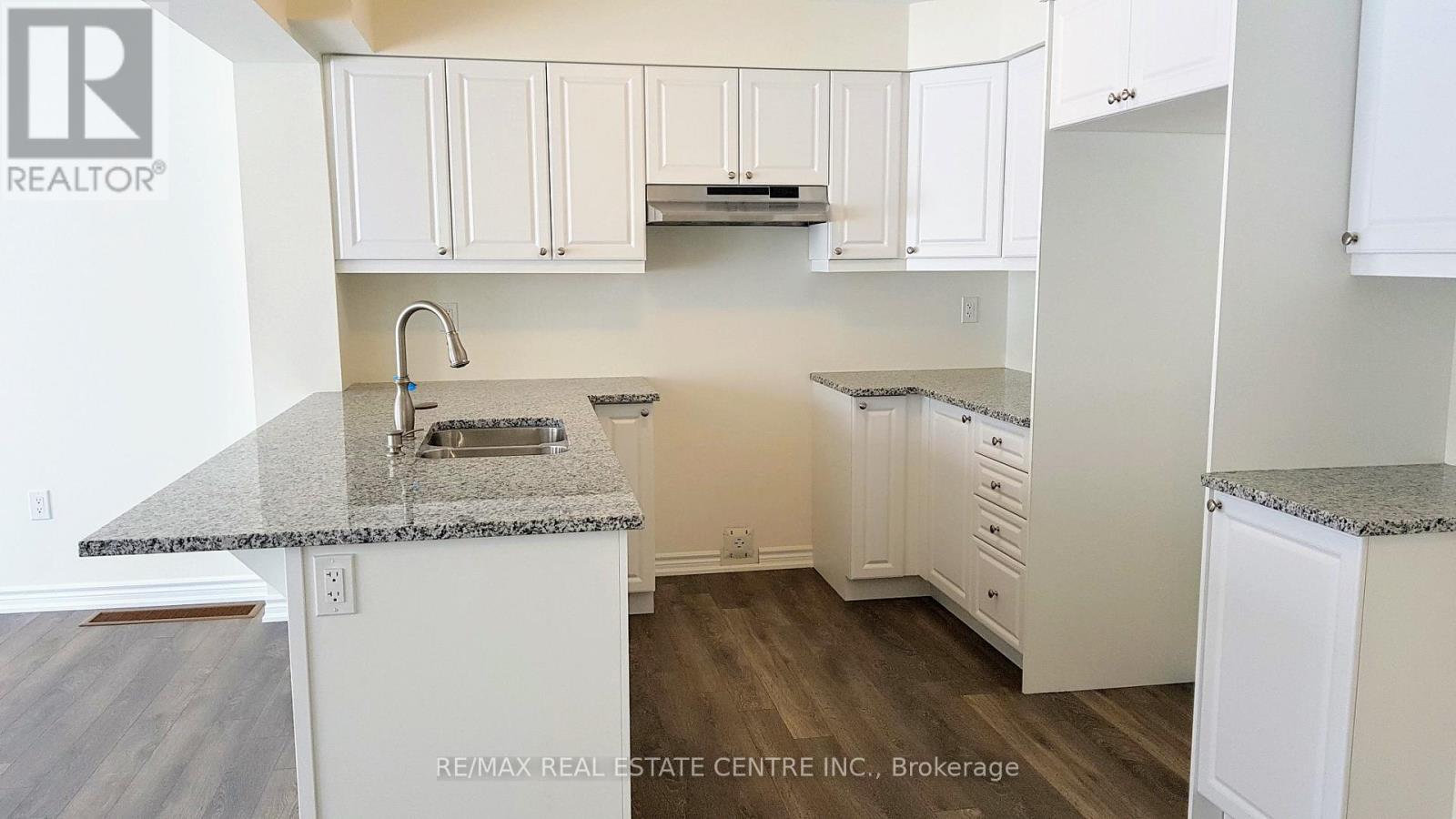 8 Watermill Street — photo 13