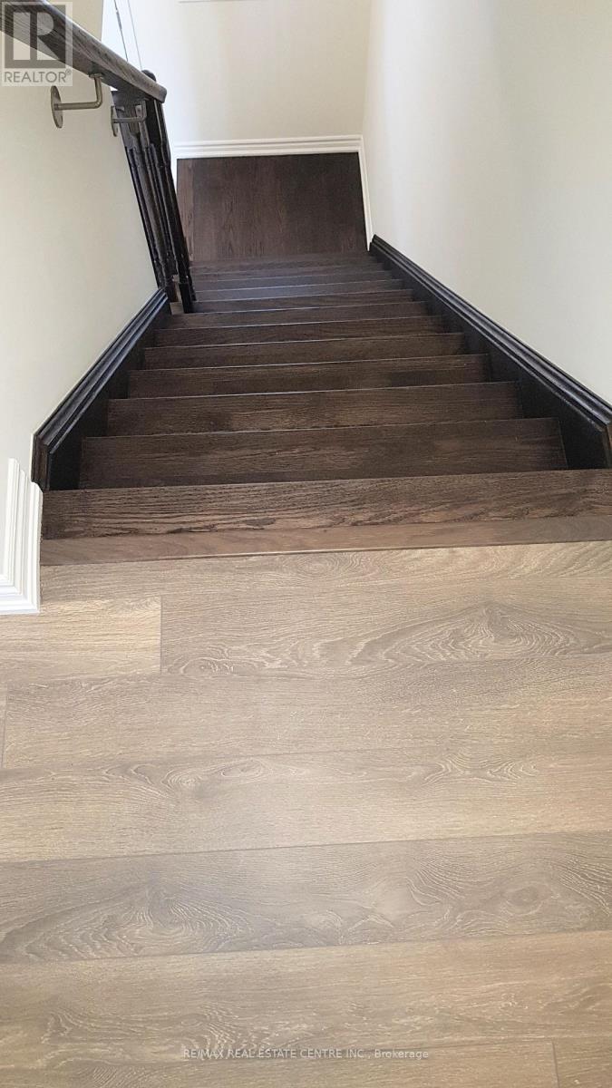 8 Watermill Street — photo 24