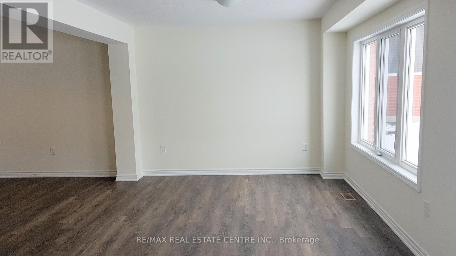 8 WATERMILL STREET — photo 3