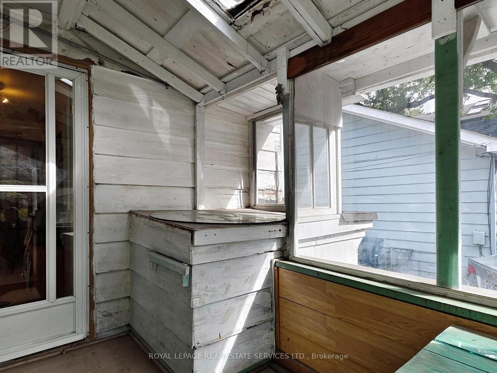 28 MCINTOSH AVENUE - Image 25