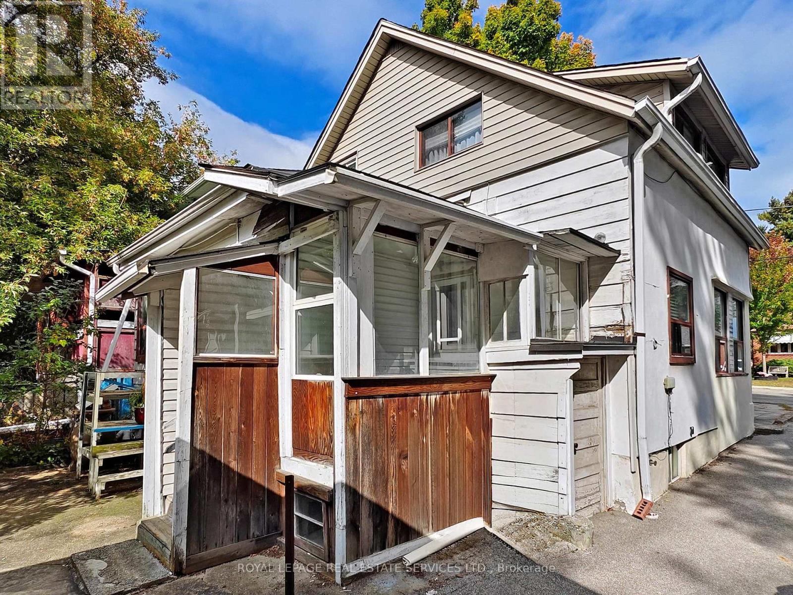 28 MCINTOSH AVENUE - Image 32