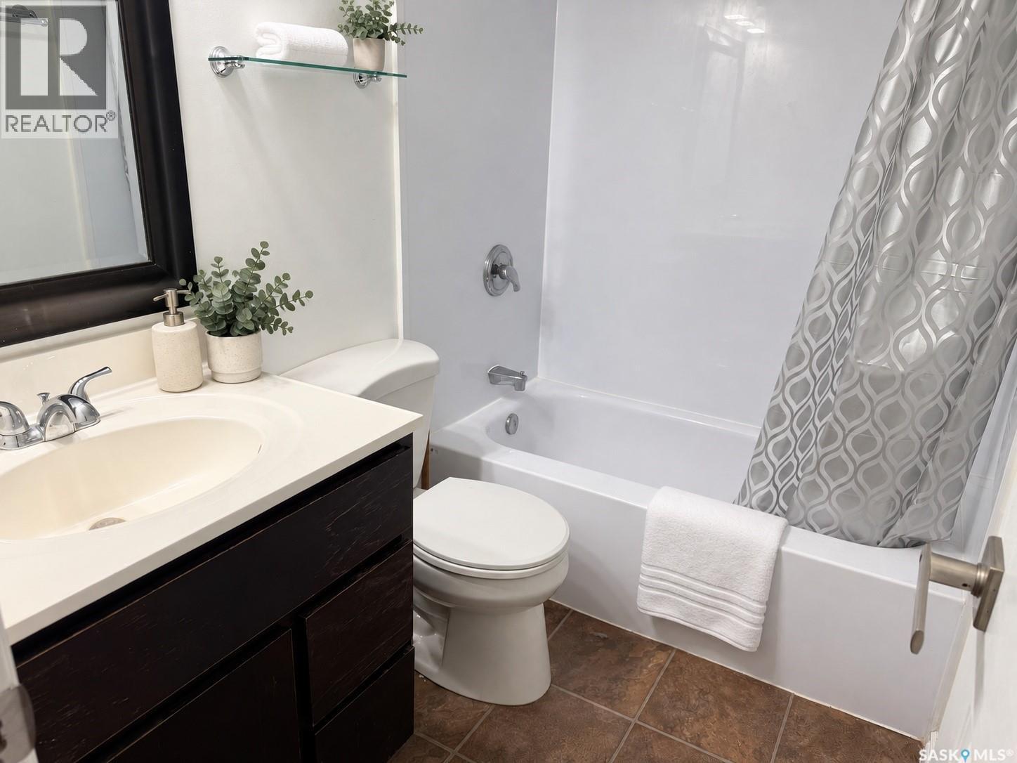 54B Nollet AVENUE, Regina — photo 15