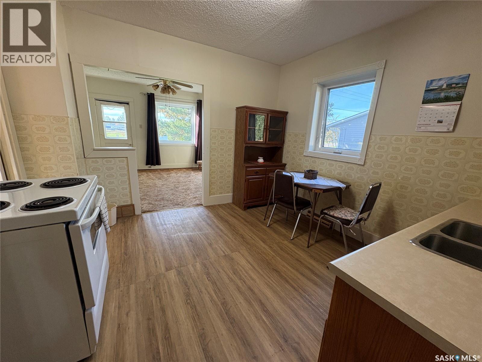 114 Road AVENUE - 8