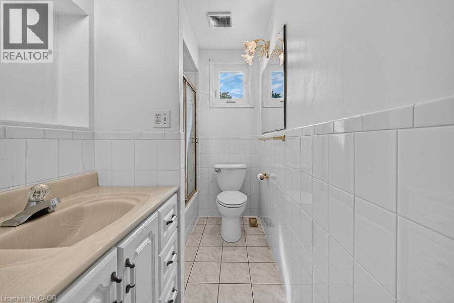 182 EMERALD Street N - Image 23
