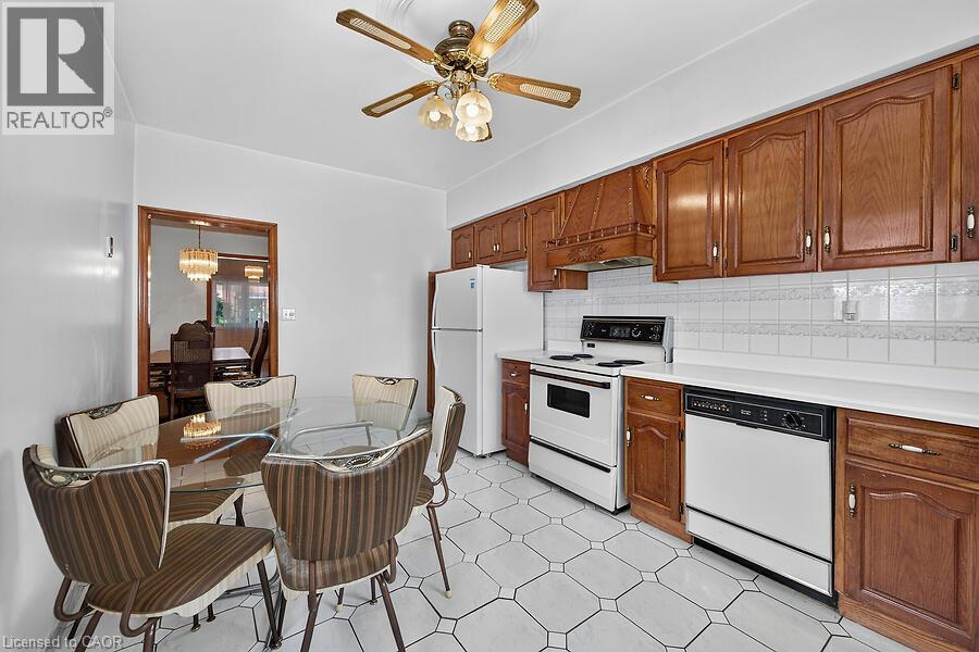 182 EMERALD Street N - Image 18