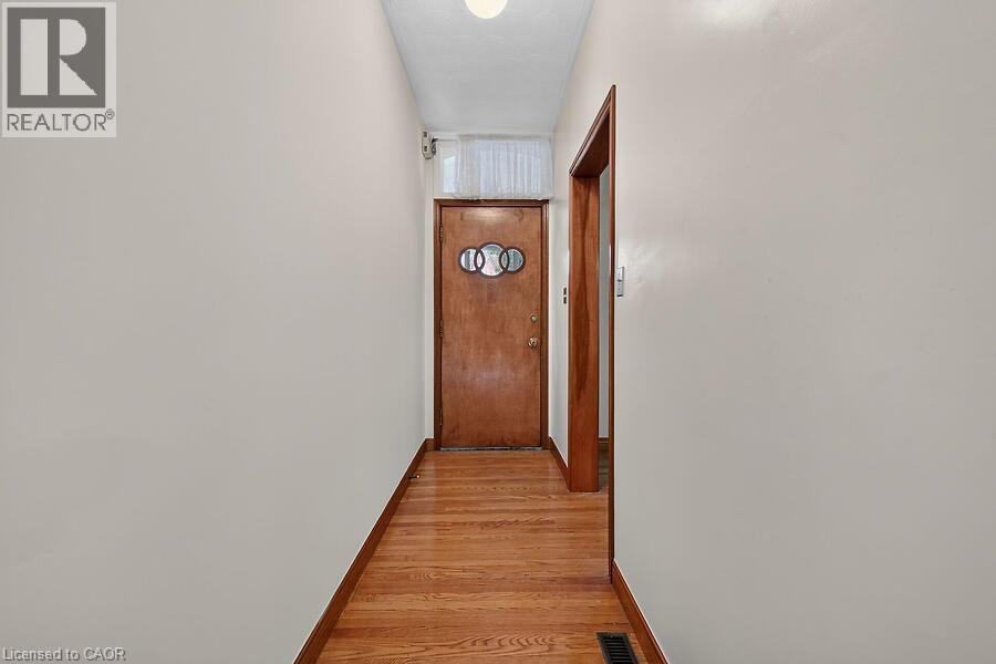 182 EMERALD Street N - Image 6