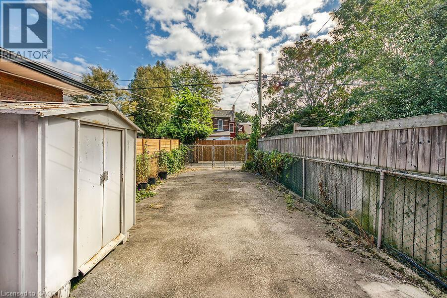 182 EMERALD Street N - Image 40