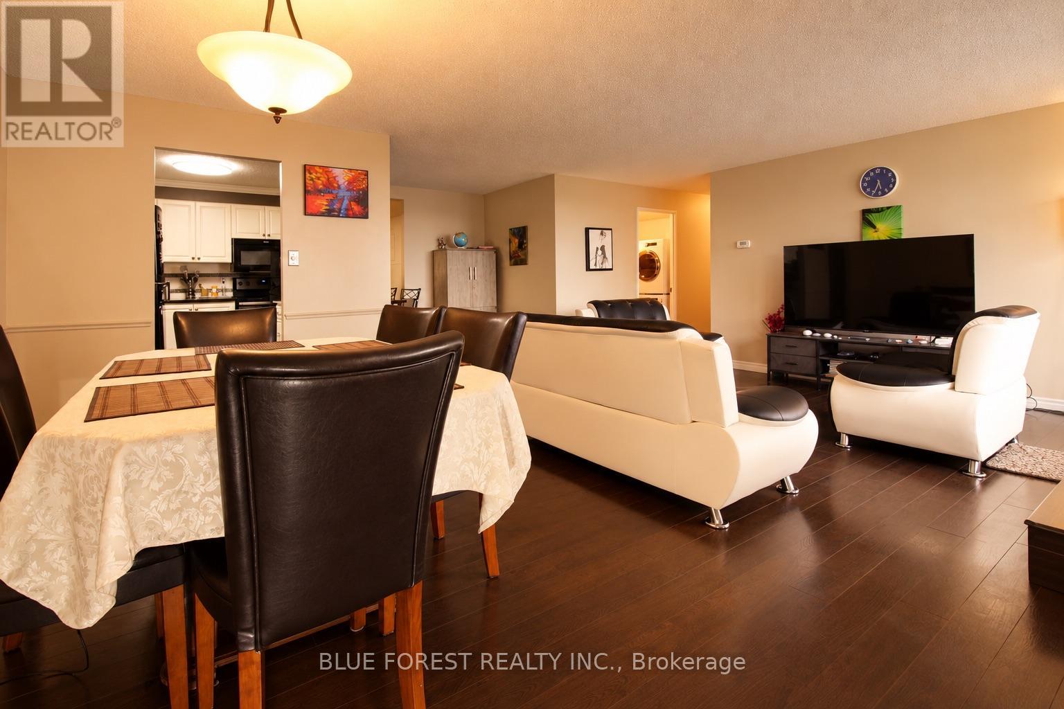323 Colborne Street — photo 17