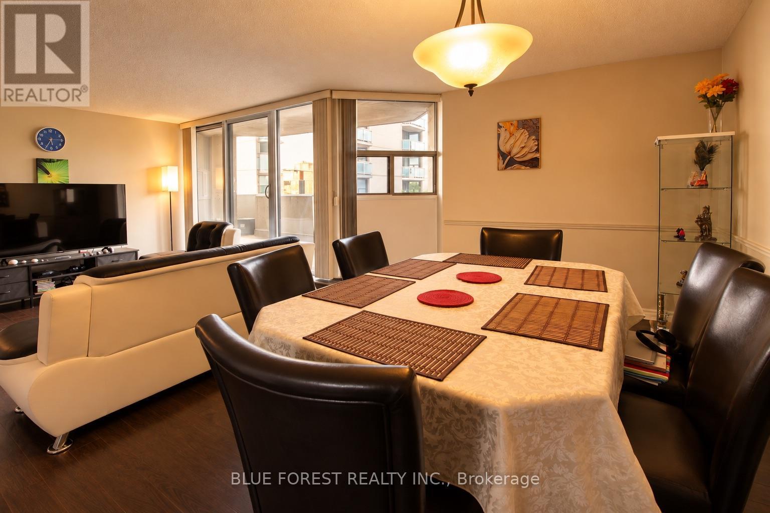 323 Colborne Street — photo 18