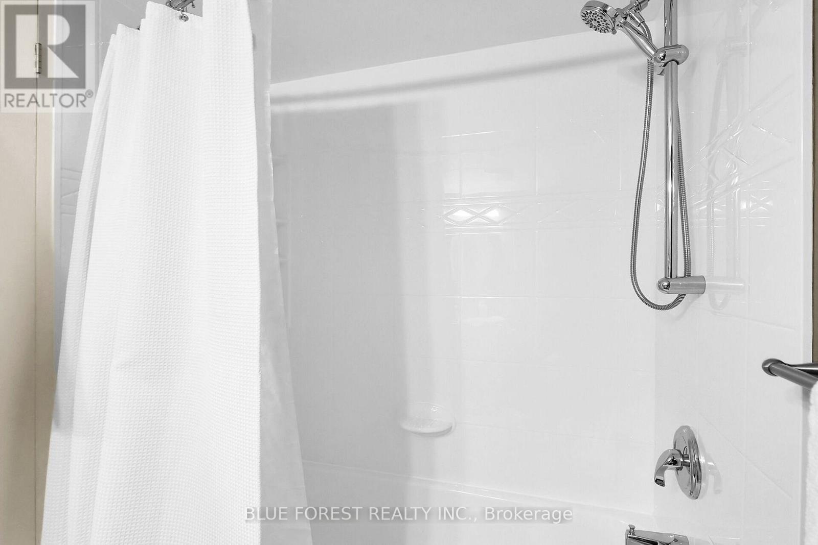 323 Colborne Street — photo 22