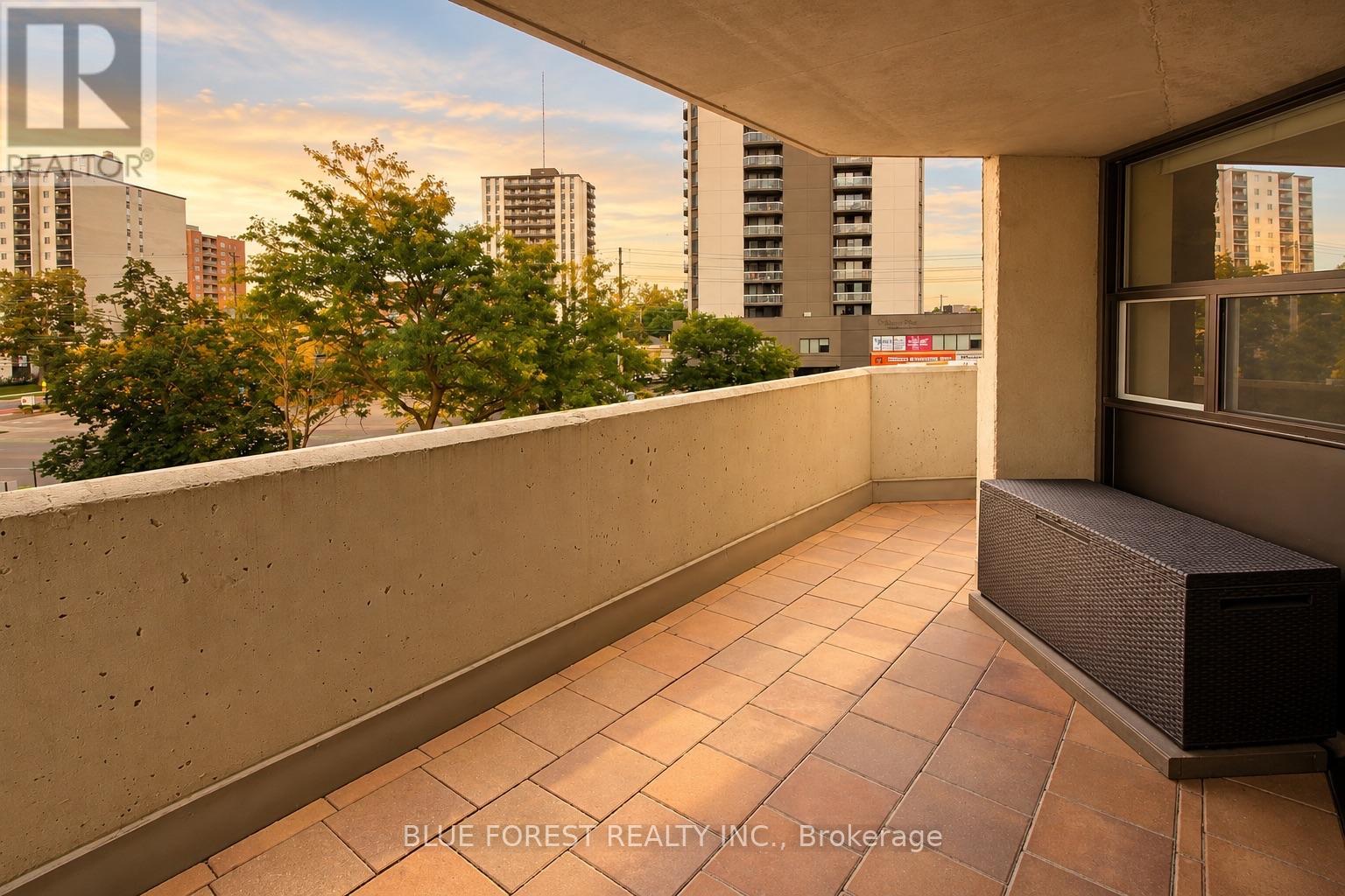 323 Colborne Street — photo 25