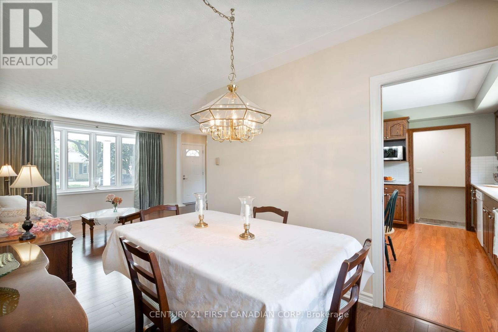 135 DOWNING CRESCENT - Image 15