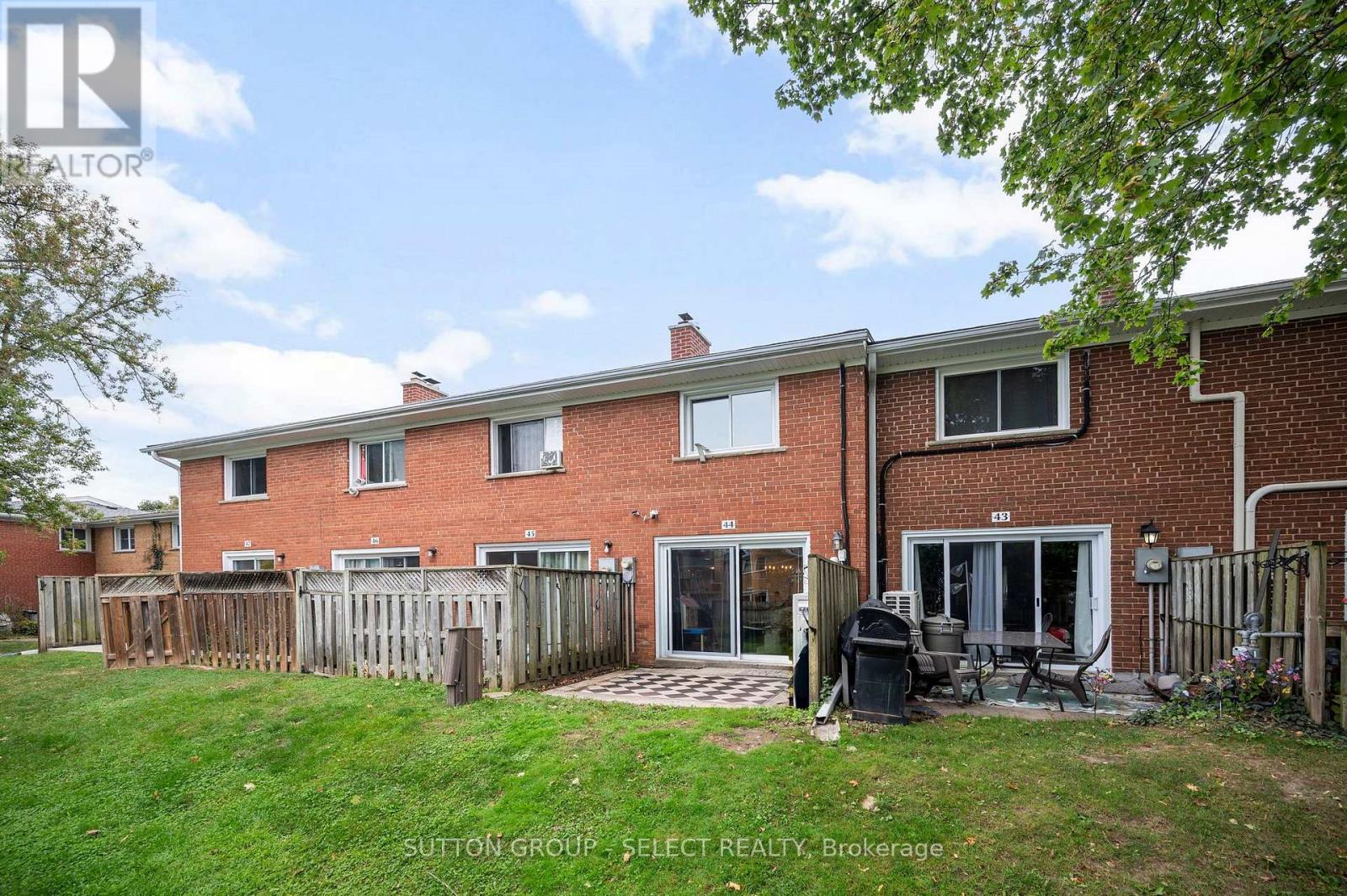 #30 44 ARBOUR GLEN CRESCENT - 21