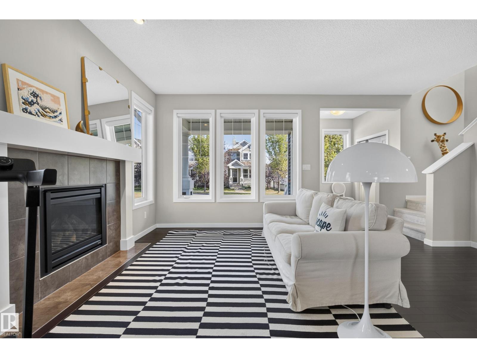 1104 74 ST SW - 11