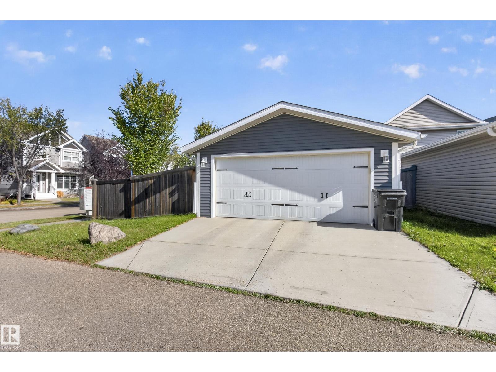 1104 74 ST SW - 42