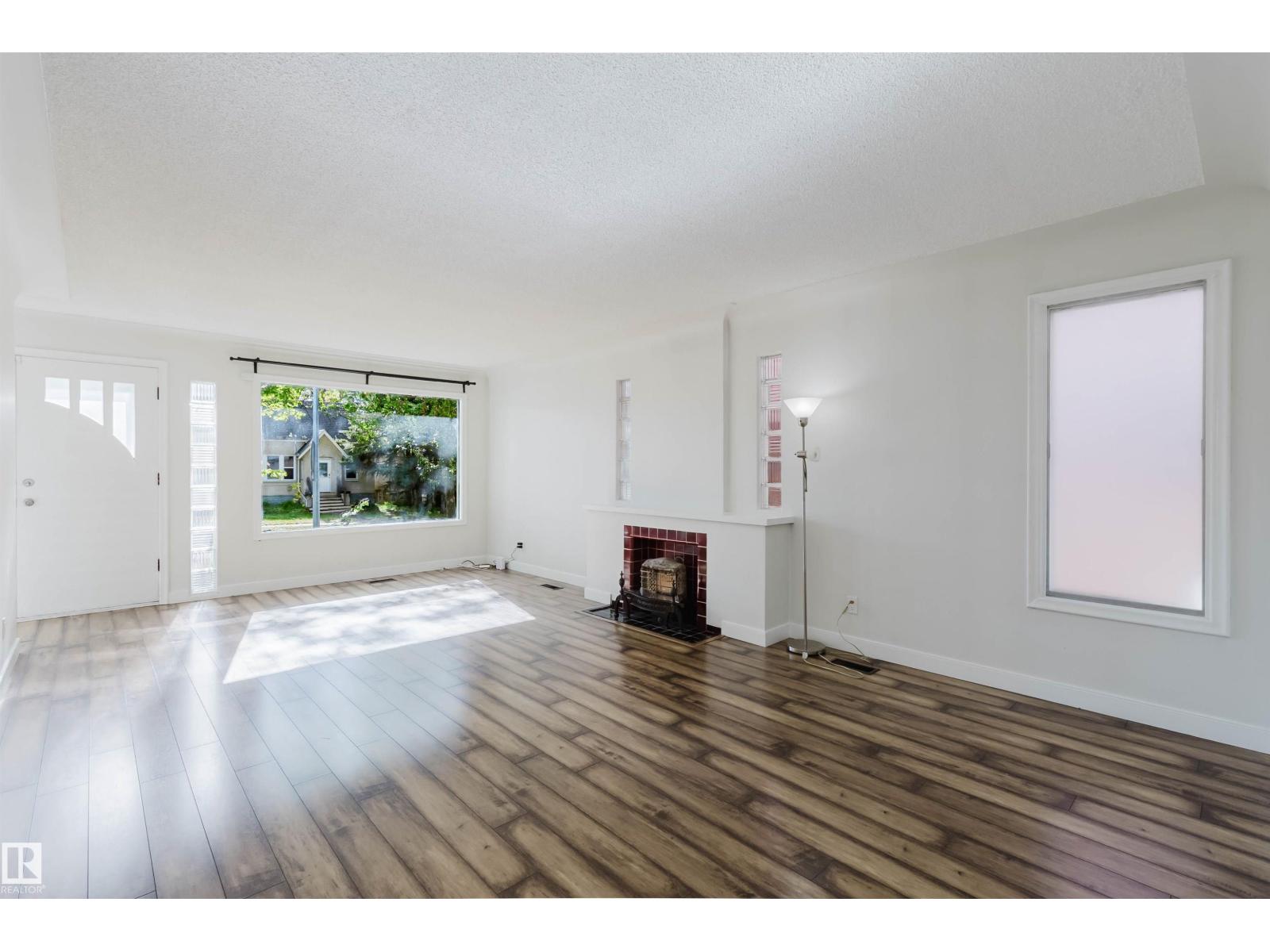 10840 74 AV NW - 4