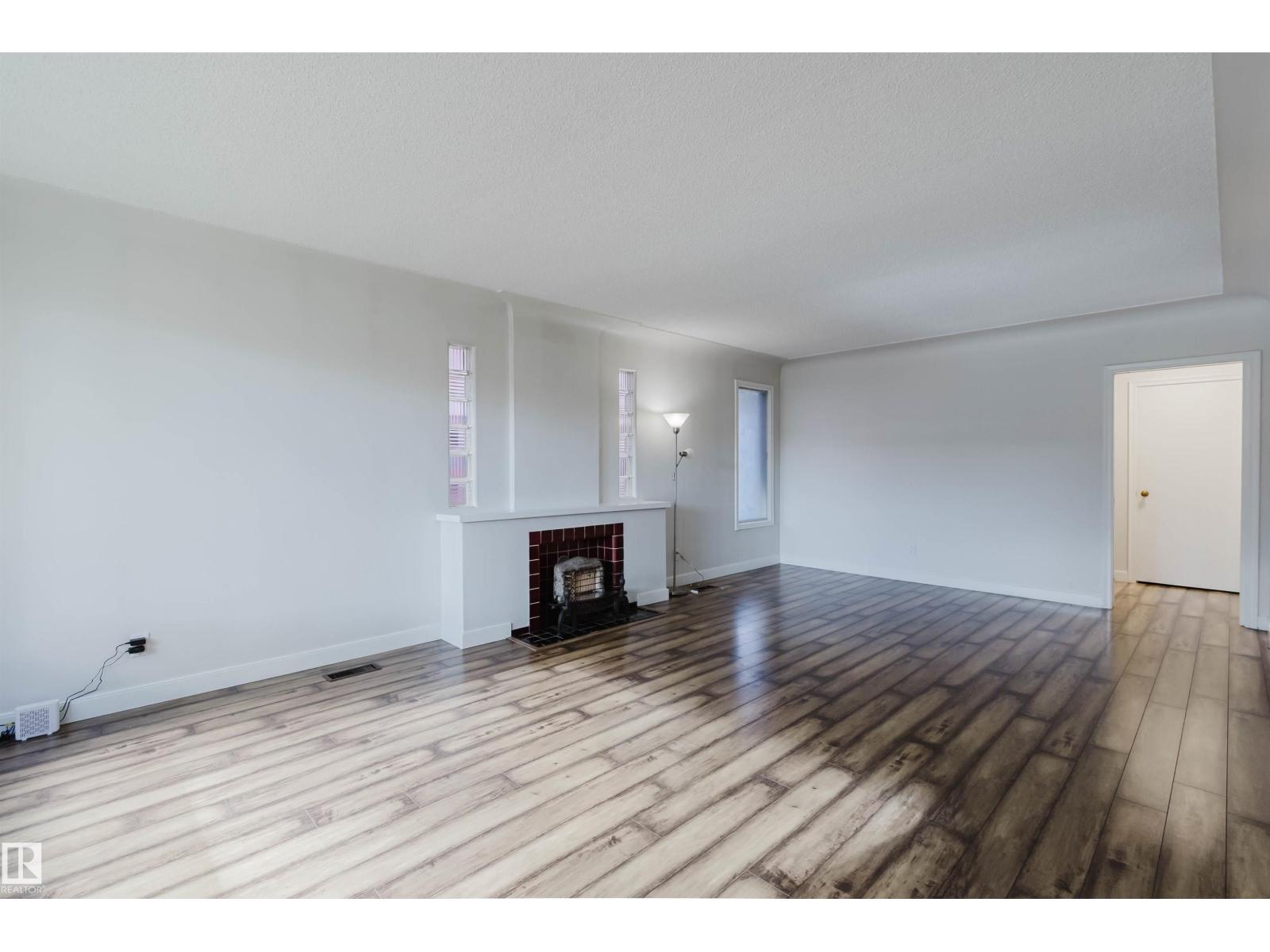 10840 74 AV NW - 5