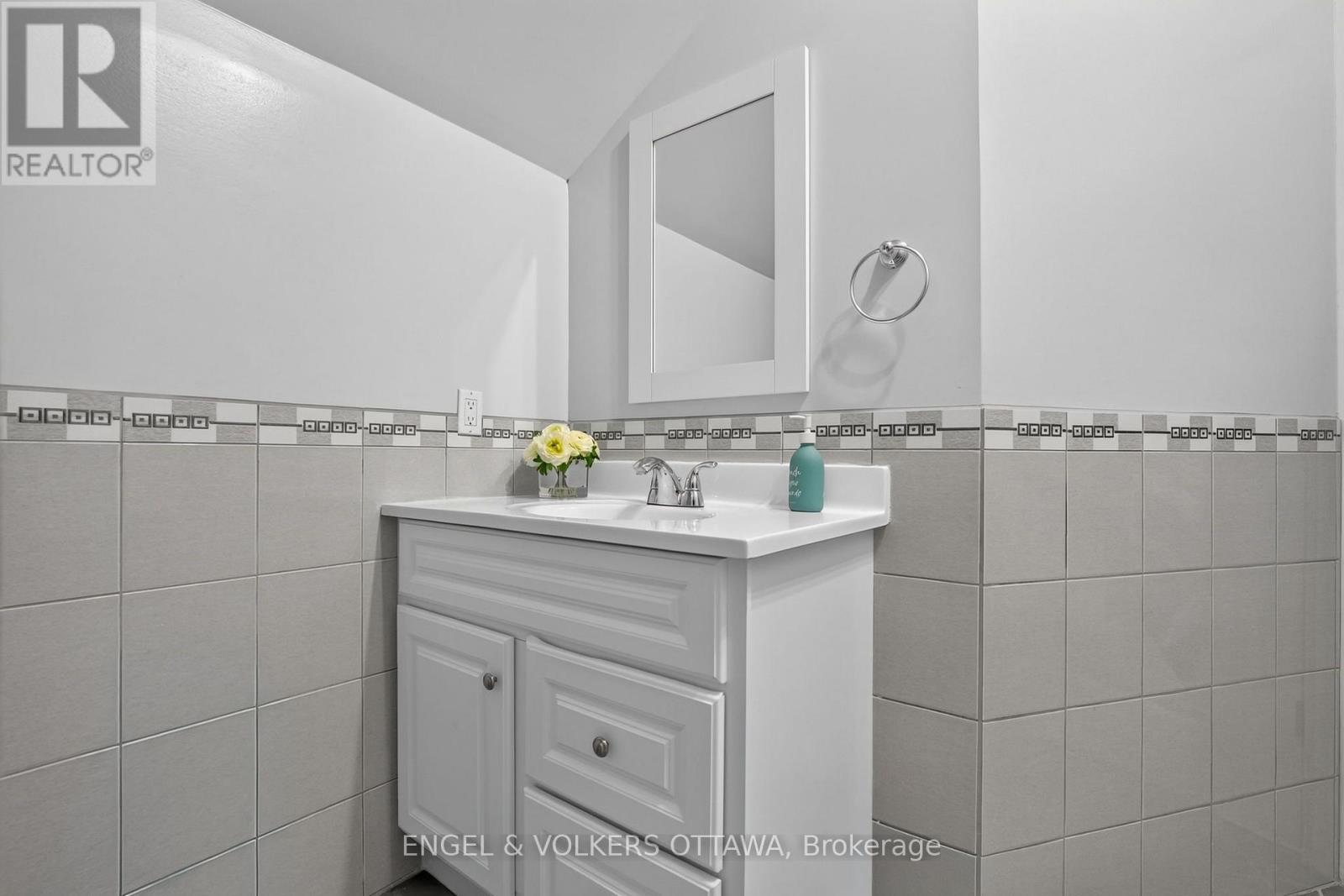 1330 KILBORN AVENUE - Image 30