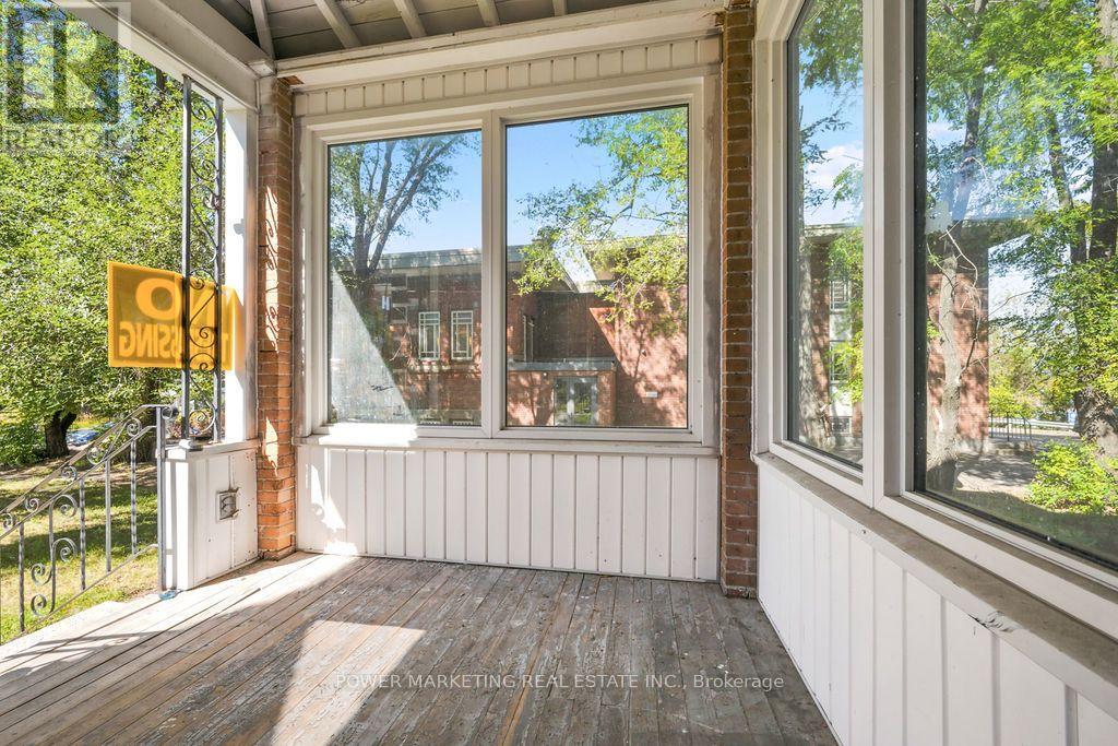 247 VICTORIA STREET - 4