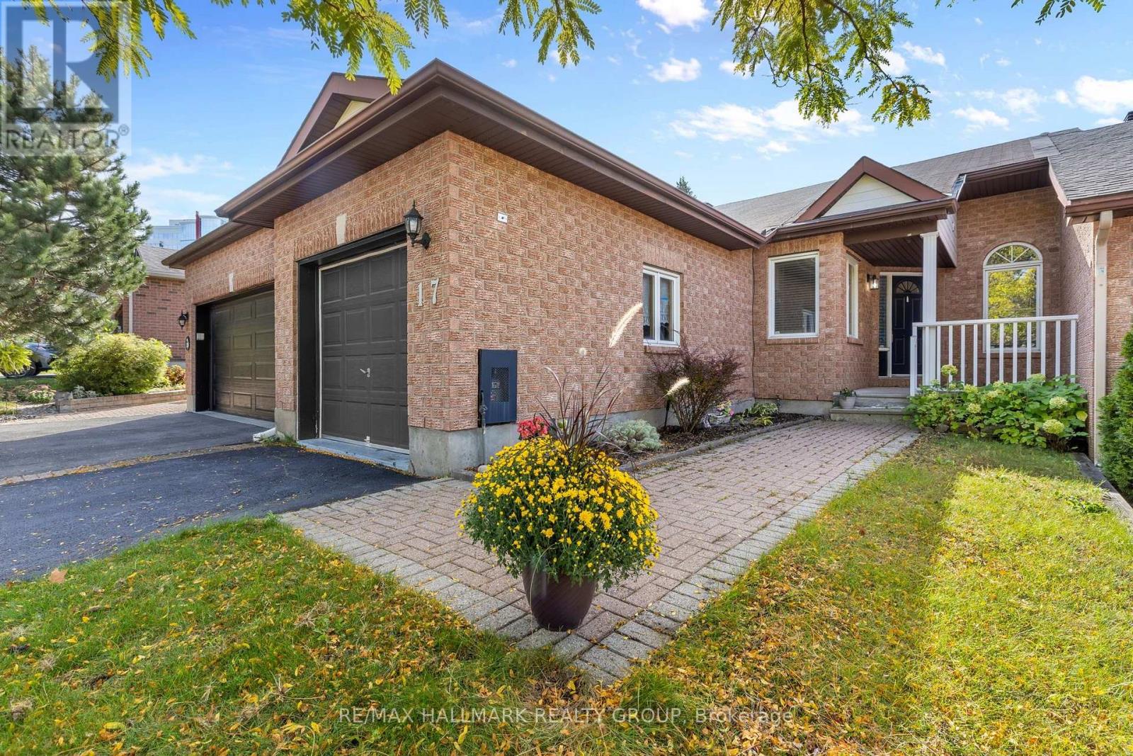 17 QUINTERRA COURT - 2