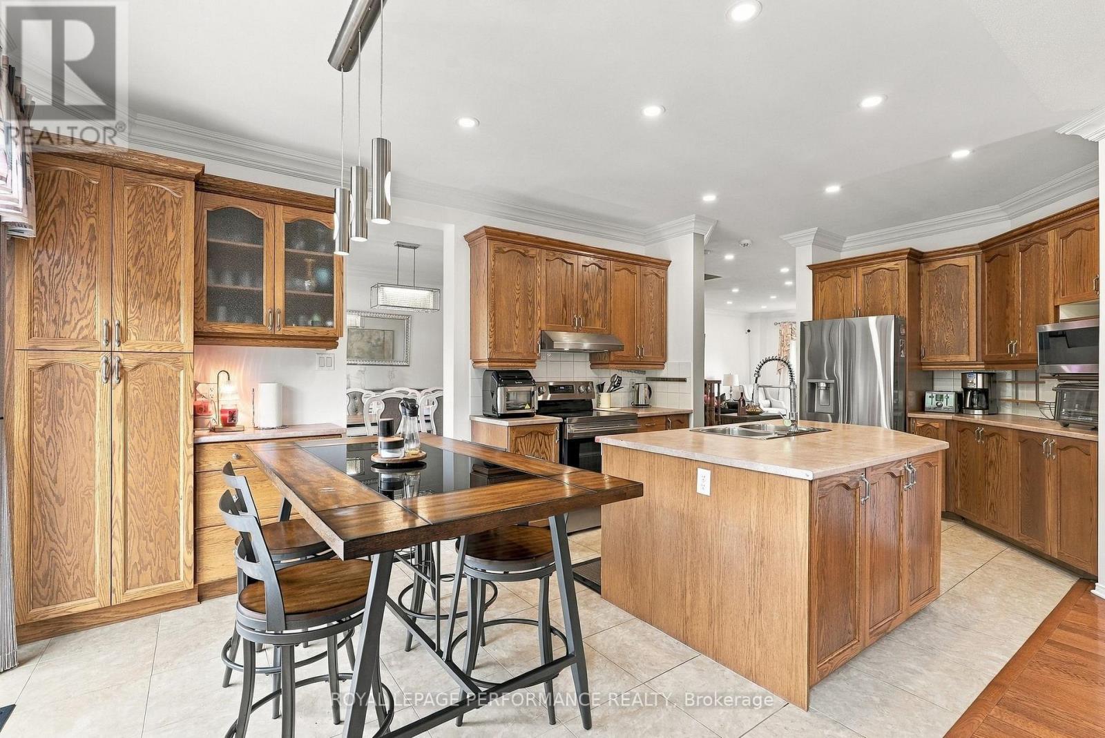 2151 Melanson Crescent