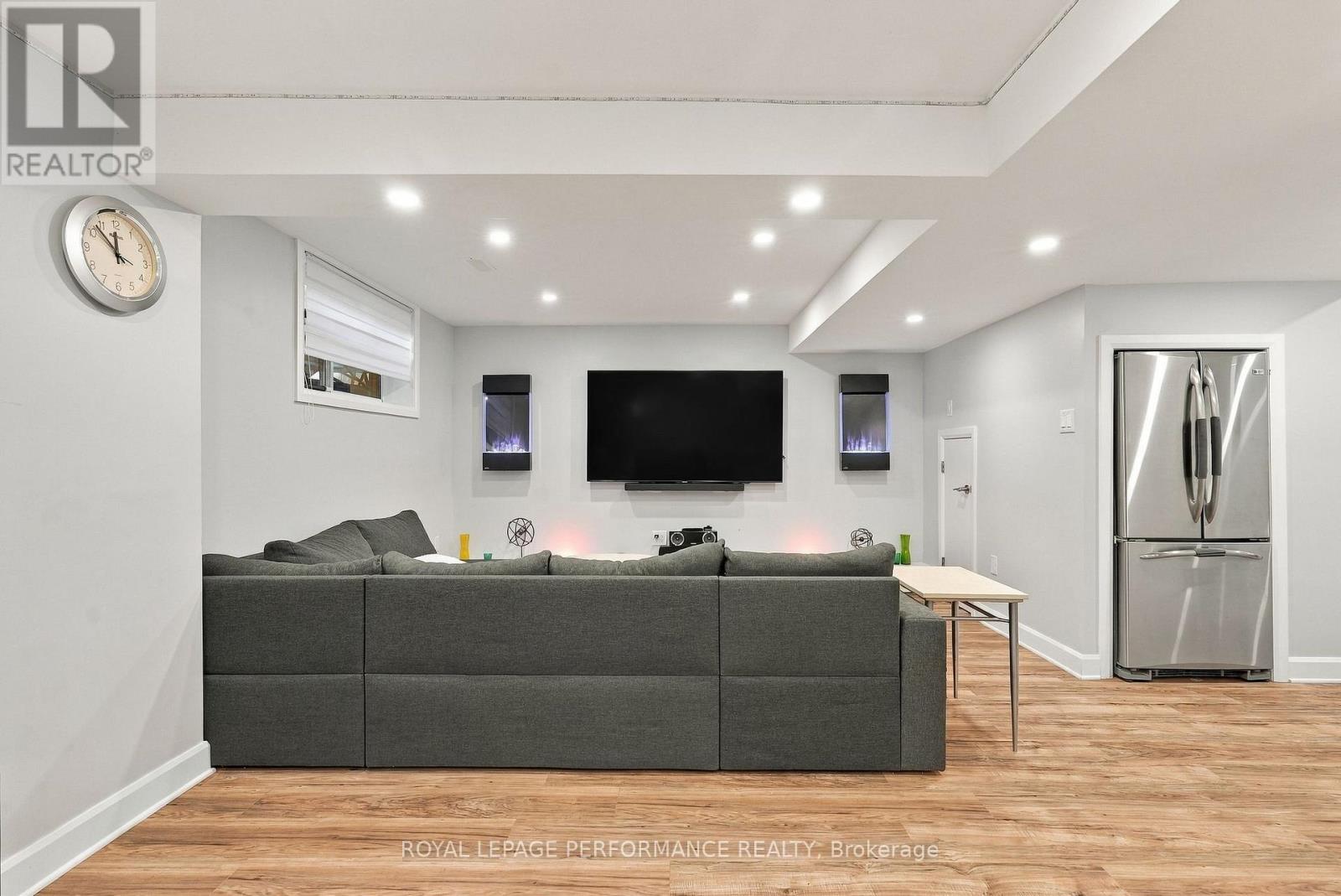 2151 Melanson Crescent