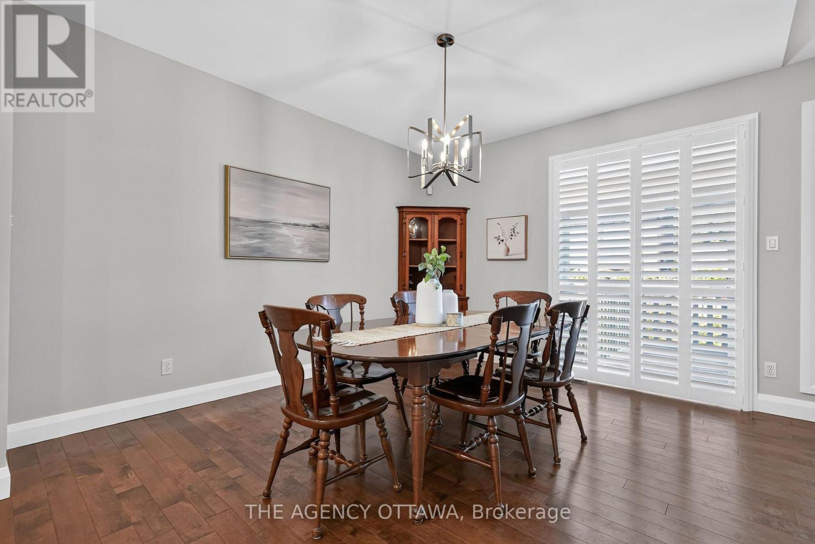 111 BARTLETT PRIVATE - Image 25
