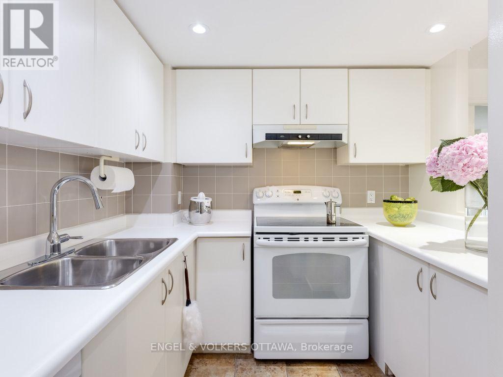 #212 35 MURRAY STREET - Image 8