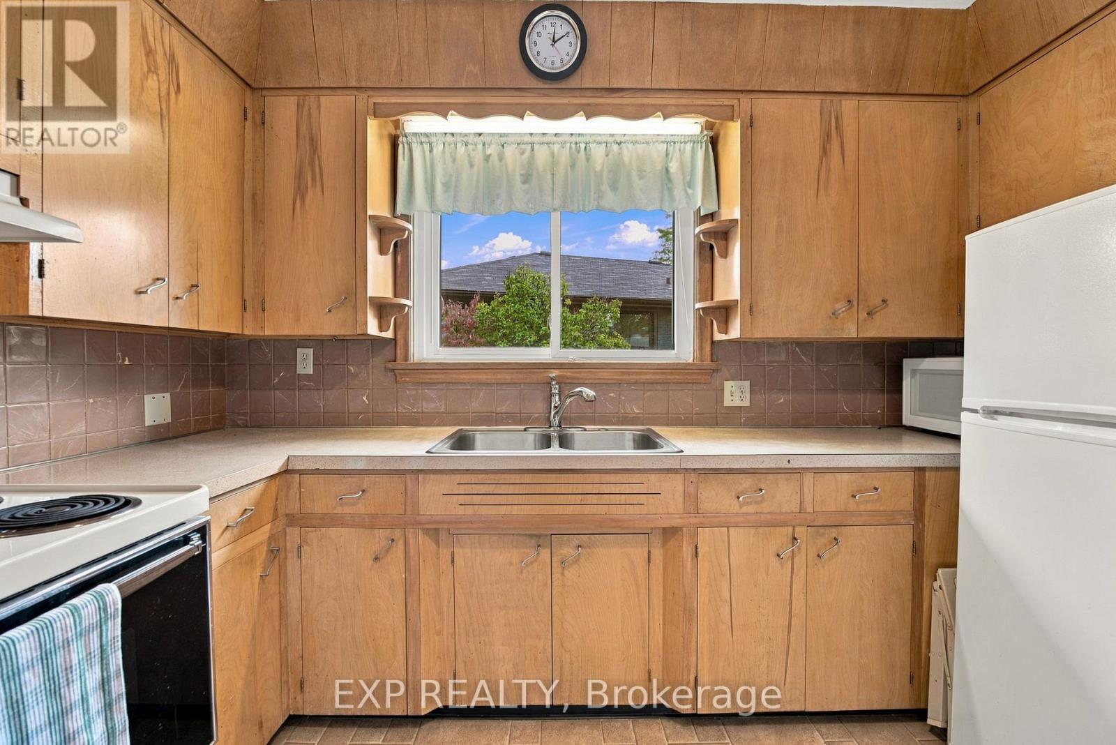 2 GLENGROVE CIRCLE - Image 14
