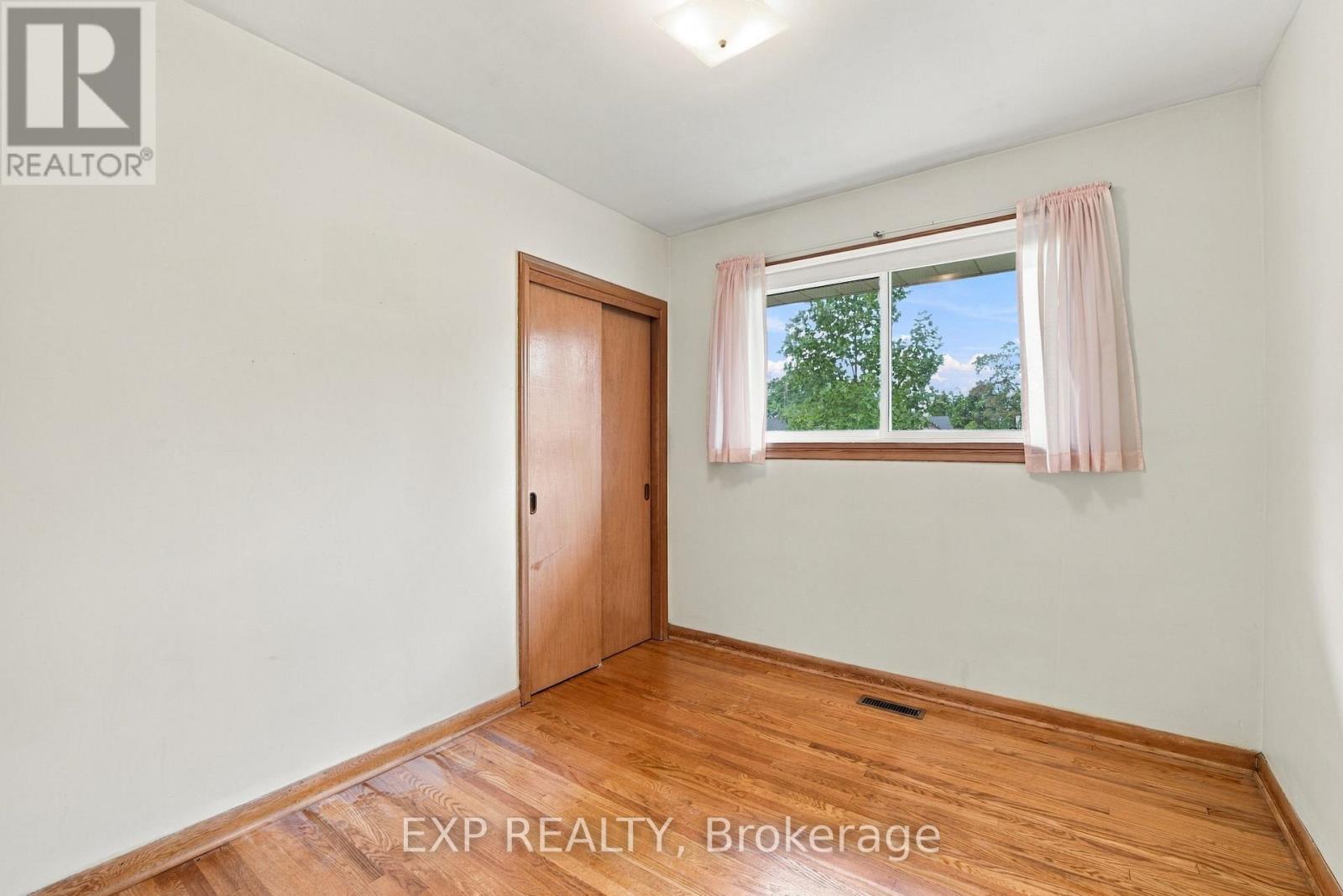 2 GLENGROVE CIRCLE - Image 18