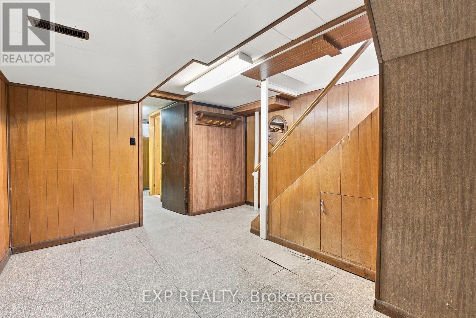 2 GLENGROVE CIRCLE - 25