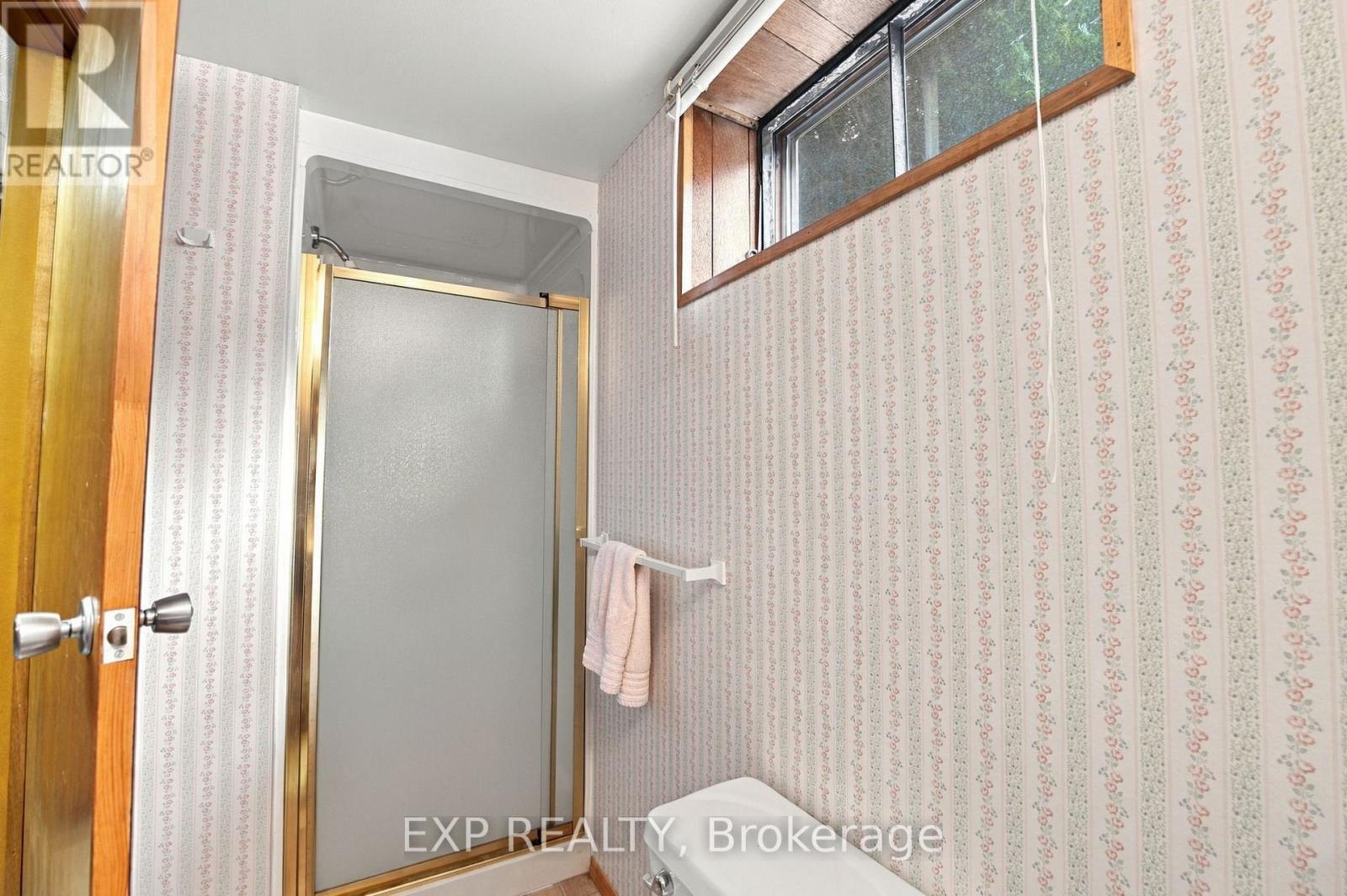 2 GLENGROVE CIRCLE - 31