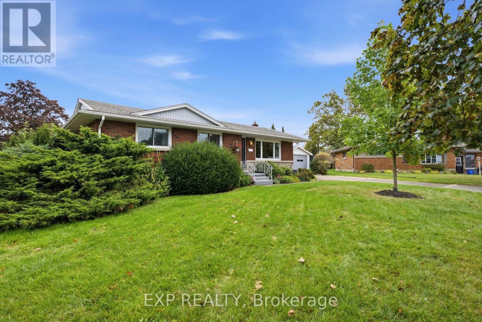 2 GLENGROVE CIRCLE - Image 35