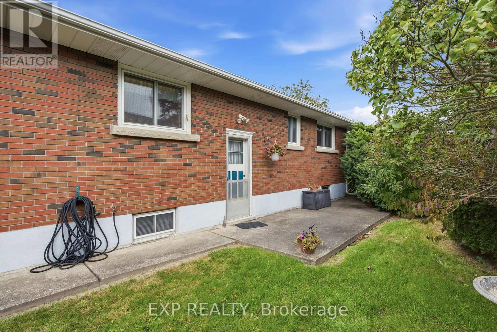 2 GLENGROVE CIRCLE - 36