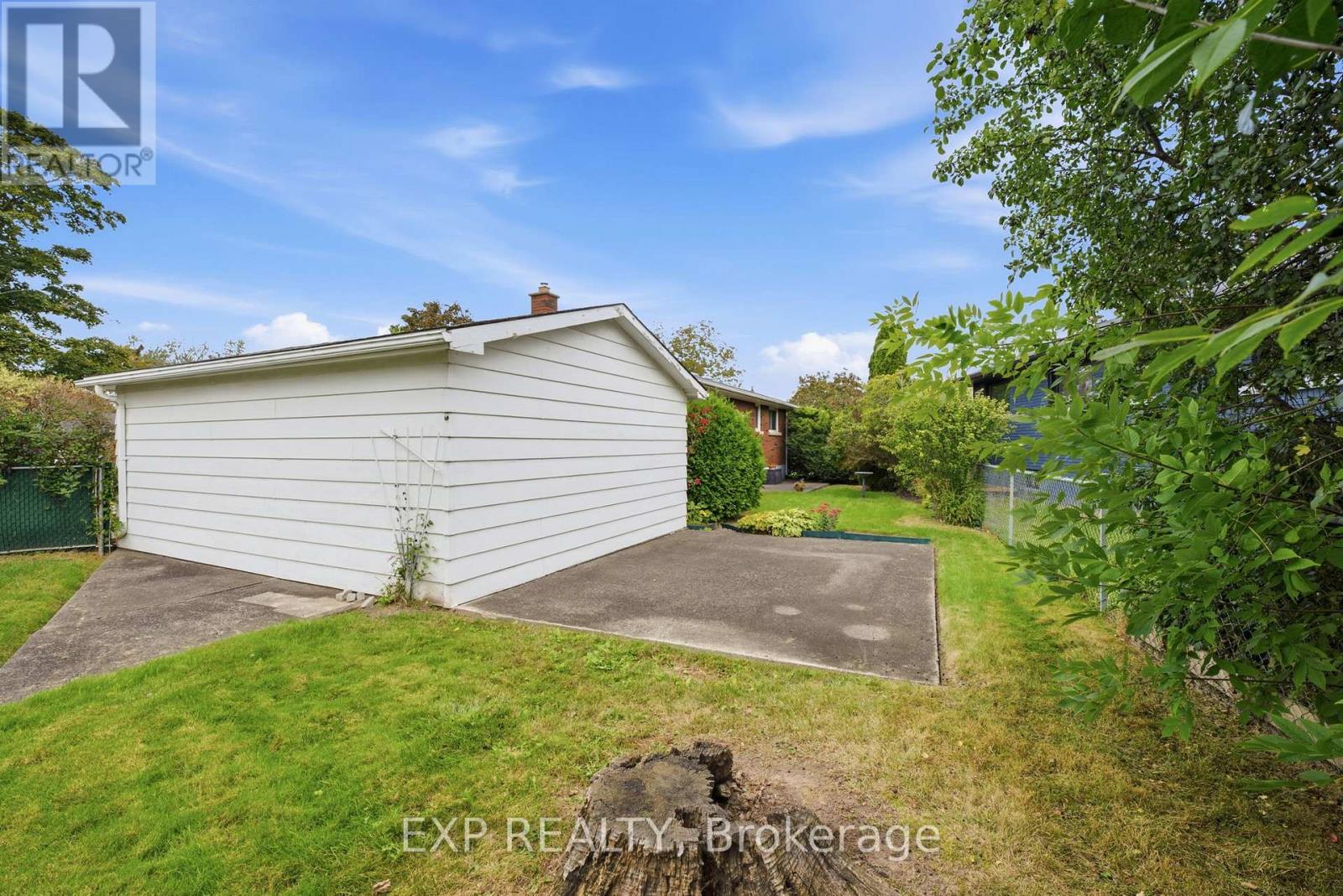 2 GLENGROVE CIRCLE - Image 38