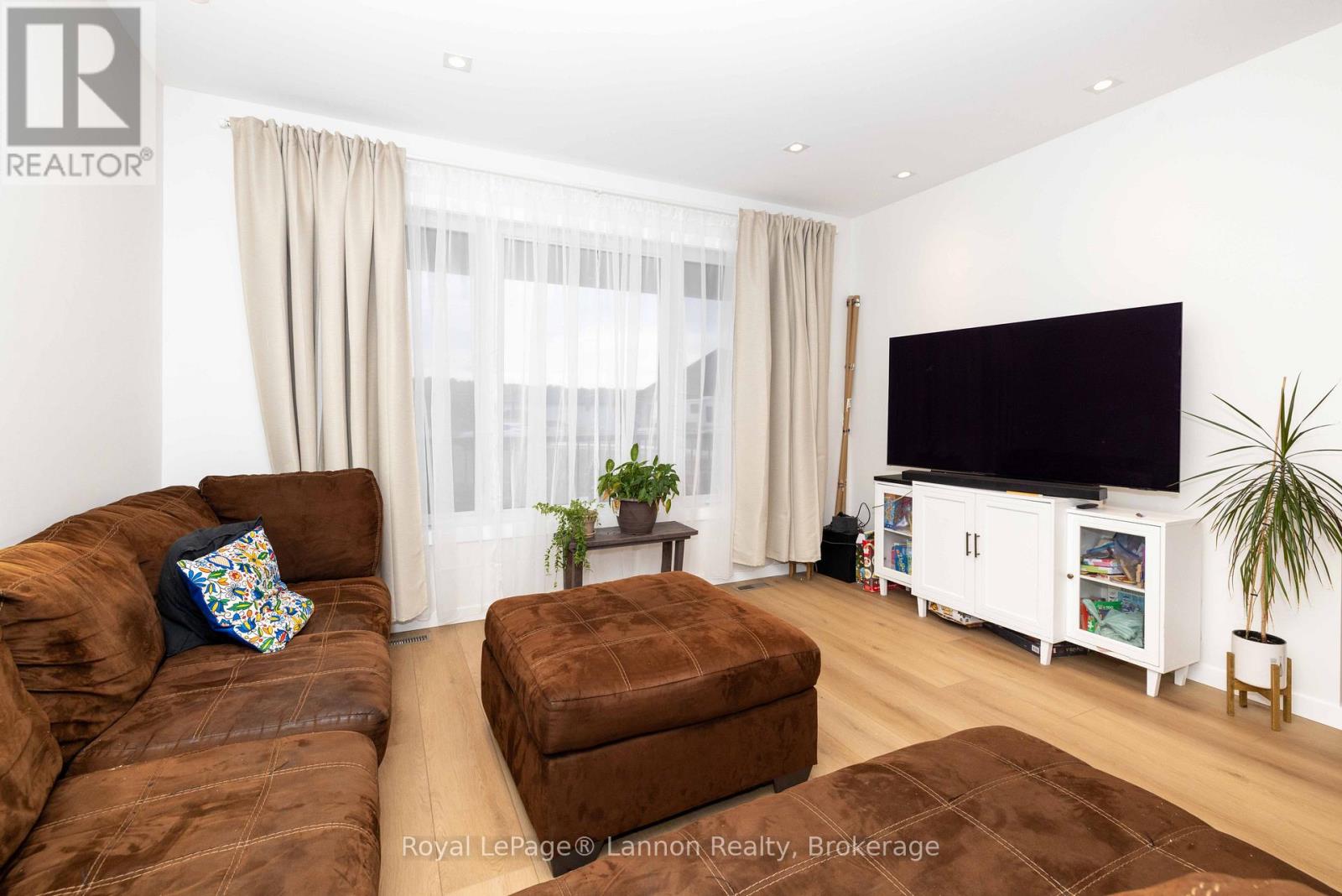 721 TOPAZ PLACE - Image 11