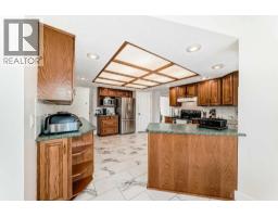 Dining room - 320 Sunmills Drive Se, Calgary, AB T2X3E7 Photo 6