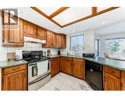 Breakfast - 320 Sunmills Drive Se, Calgary, AB T2X3E7 Photo 8